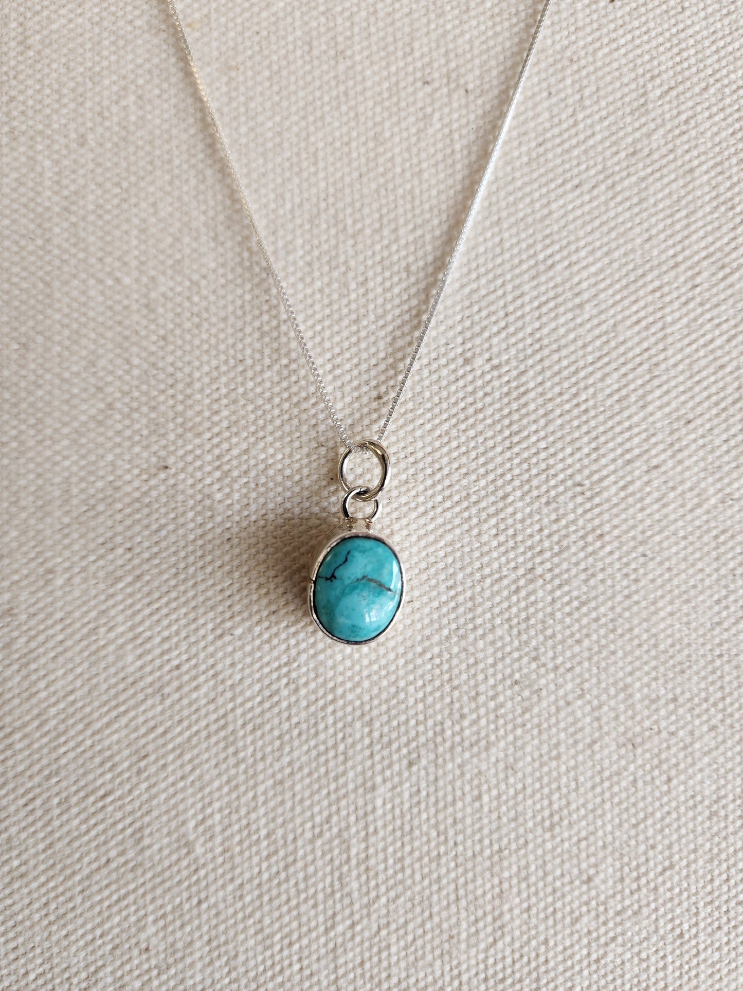 Kingman Turquoise Smooth Bezel Pendant Necklace - 18"