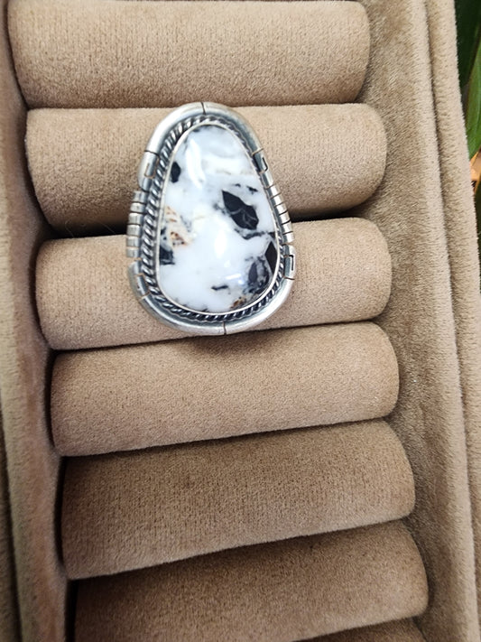 White Buffalo Ring w/Sterling Sawtooth Accent (8)