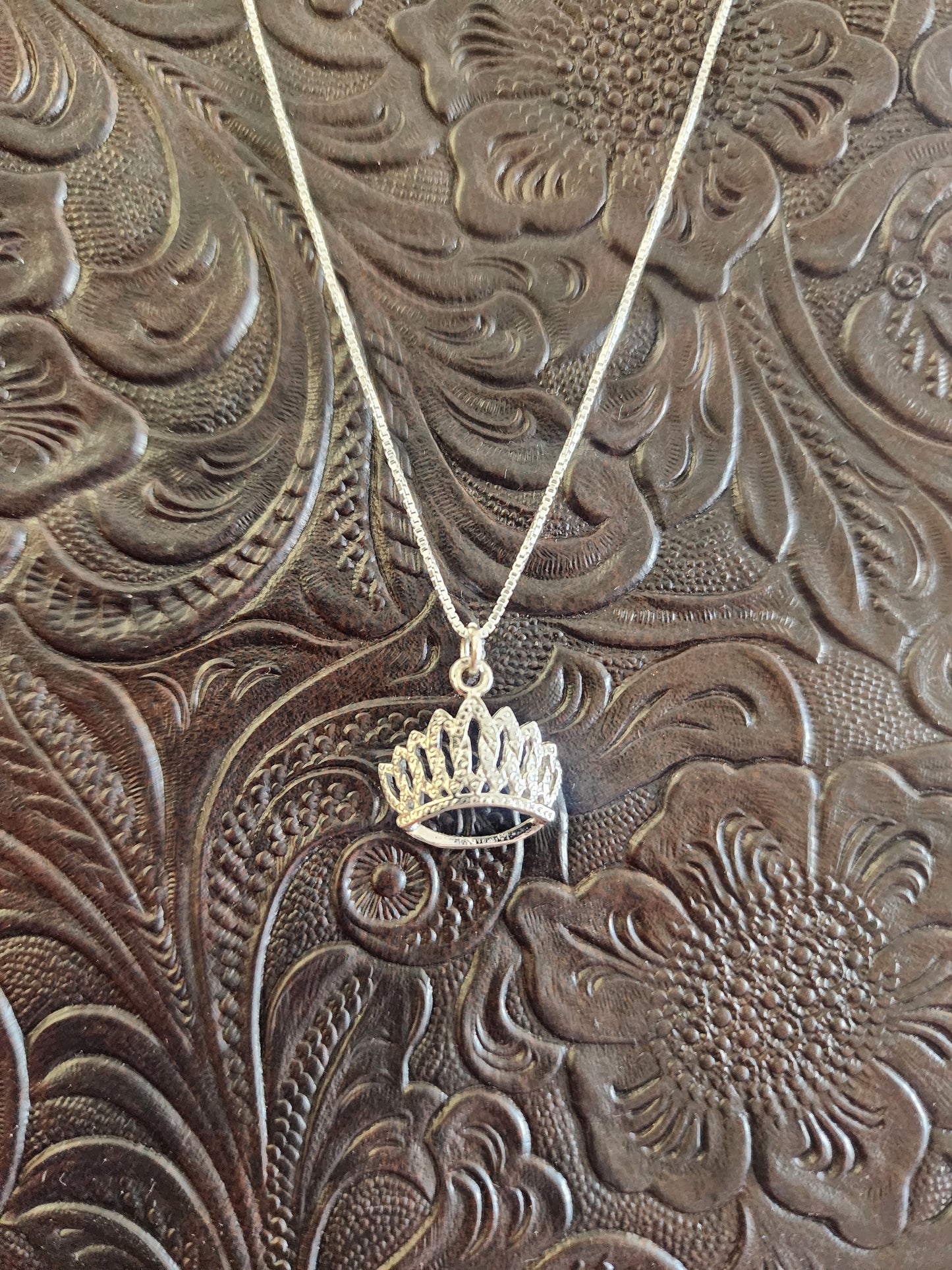 Sterling Silver Tiara Pendant Necklace - 18"