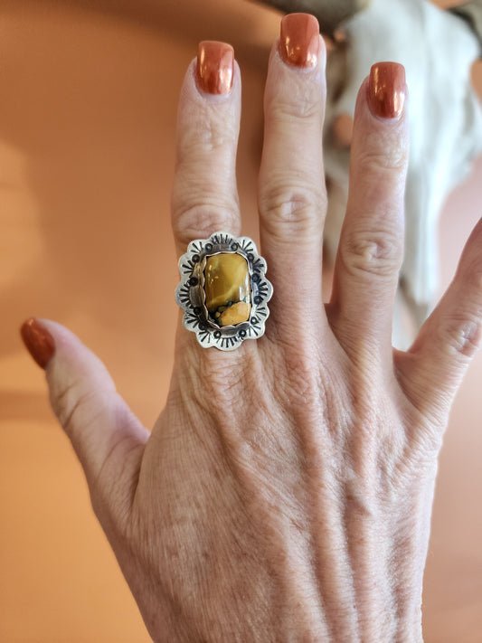 New Lander Turquoise Ring w/Sterling Silver Scalloped Band