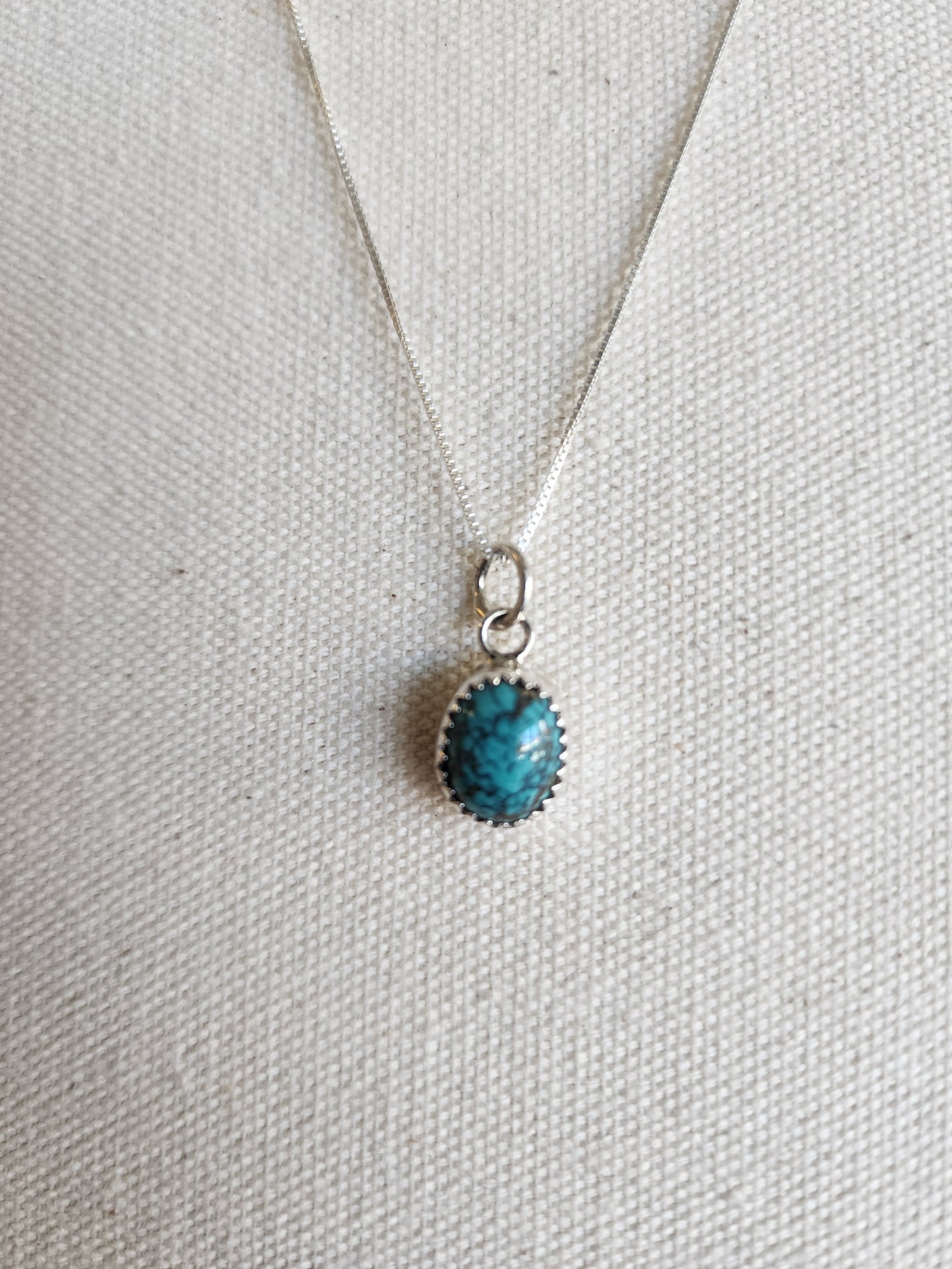 Kingman Turquoise Serrated Bezel Pendant Necklace - 18"