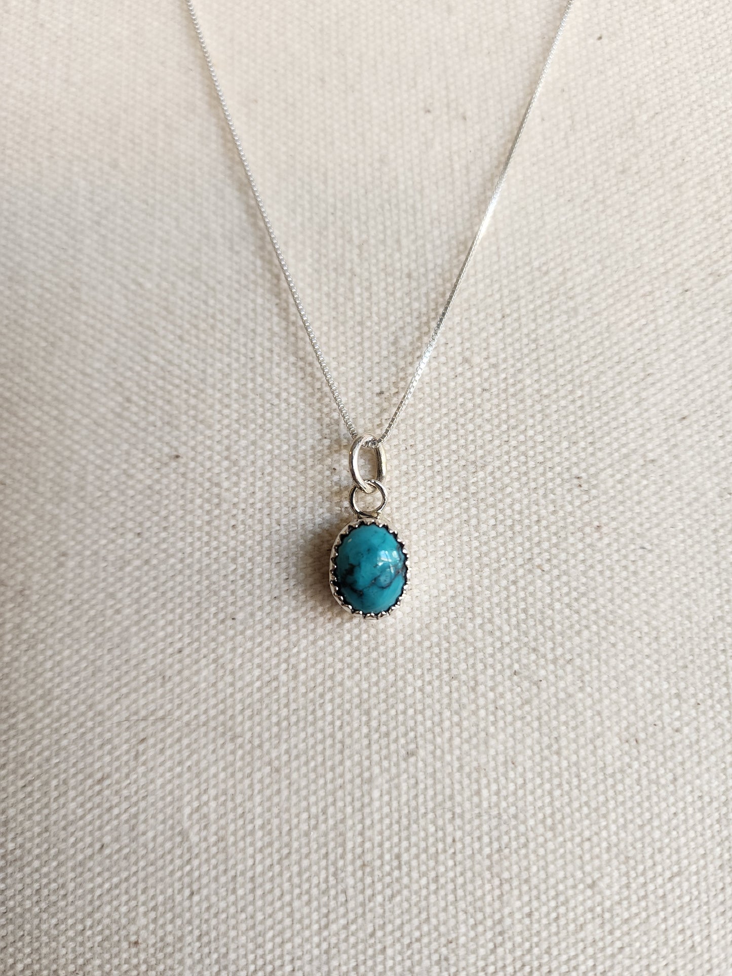 Kingman Turquoise Serrated Bezel Pendant Necklace - 18"