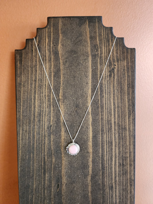 Pink Conch Circle Pendant Necklace - 18"