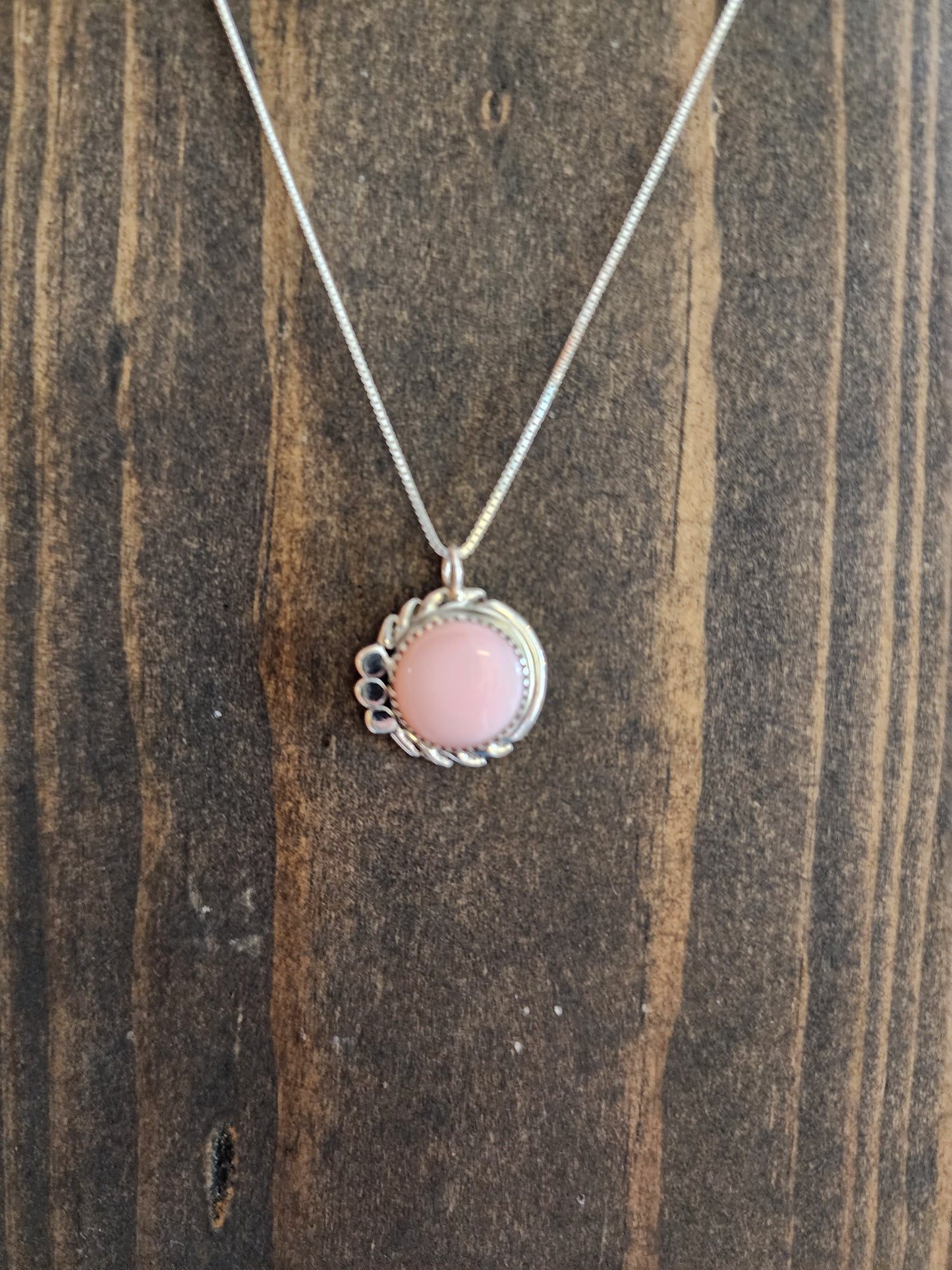 Pink Conch Circle Pendant Necklace - 18"