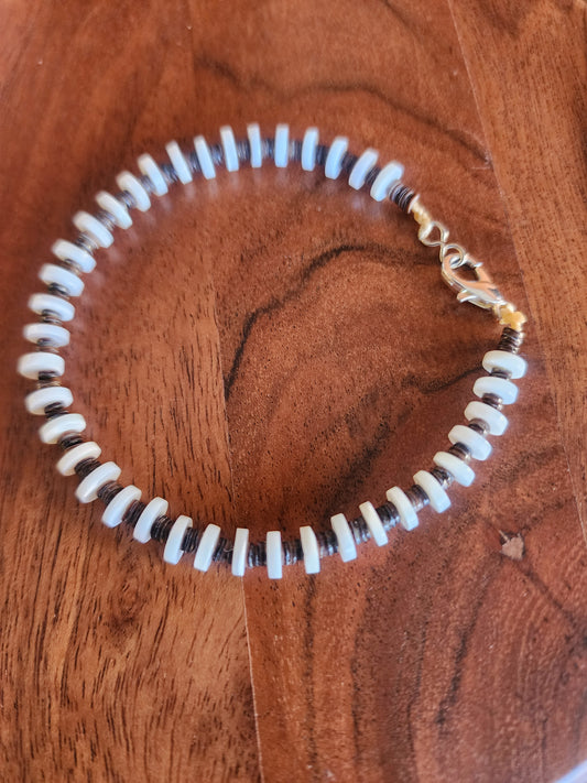 Santo Domingo Mother of Pearl Heishi Bracelet