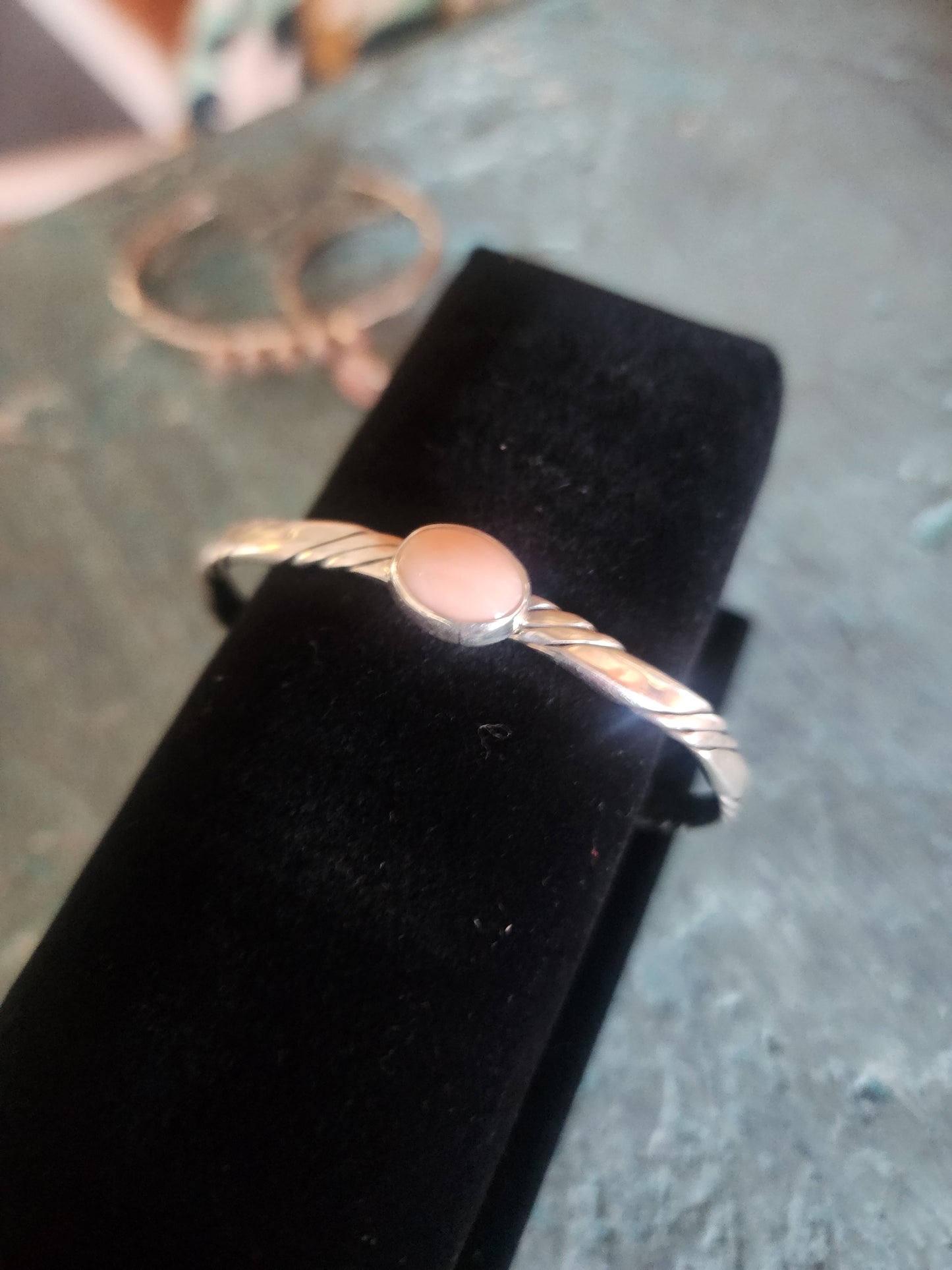 Twist Wire Sterling Cuff with Pink Conch Oval accent