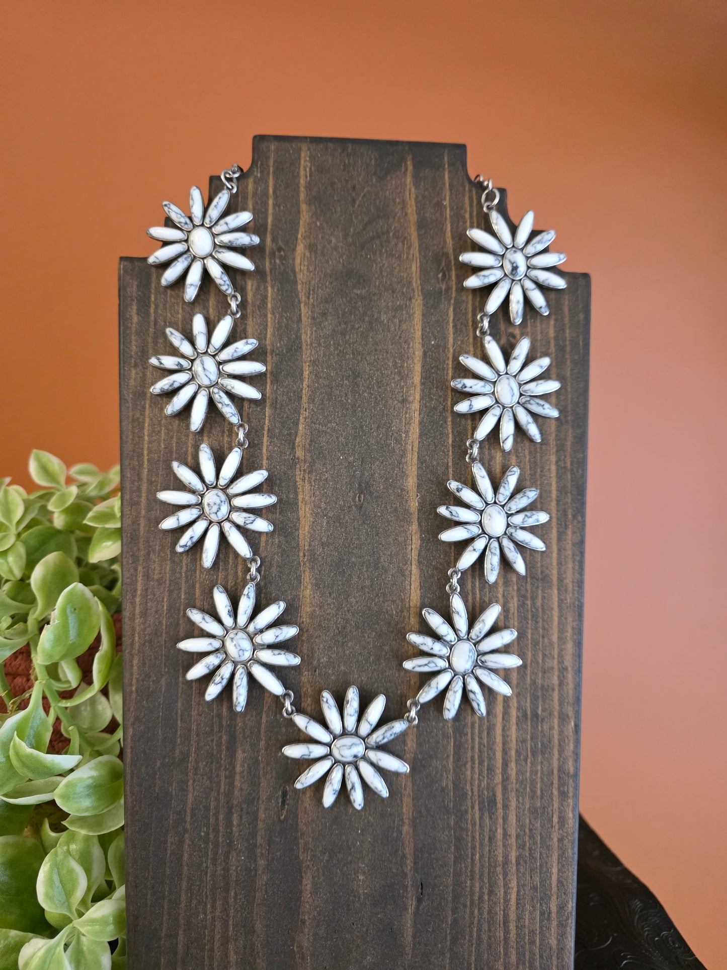 Howlite Daisy Cluster Necklace Set