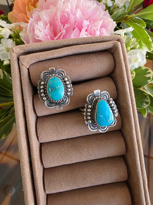 Sterling Silver Kingman Turquoise Scalloped Ring