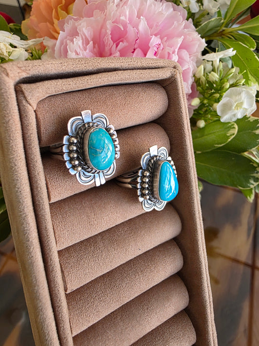 Sterling Silver Kingman Turquoise Scalloped Ring