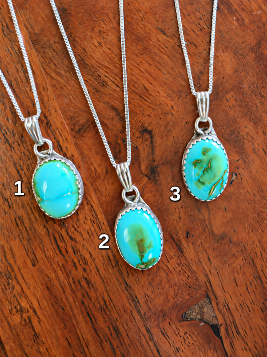 Sonoran Gold Petite Oval Pendant Necklace